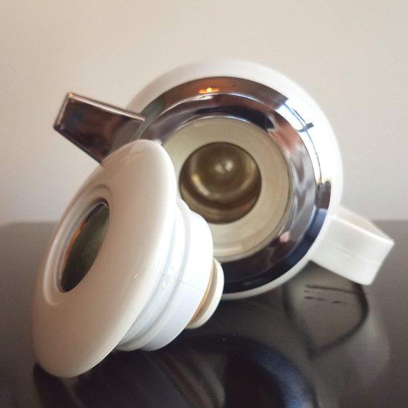 Mikasa "Fruit Panorama" Thermos with Lid - Picture 7 of 7